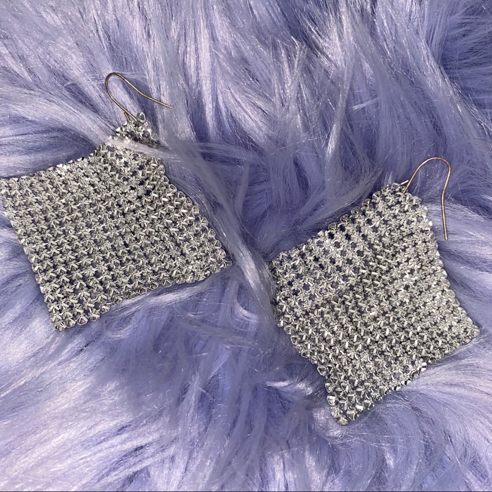 YOLO Waterfall Earrings - Picture 4 of 6